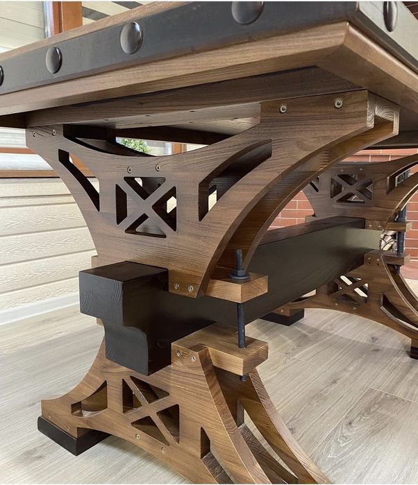 Стол обеденный