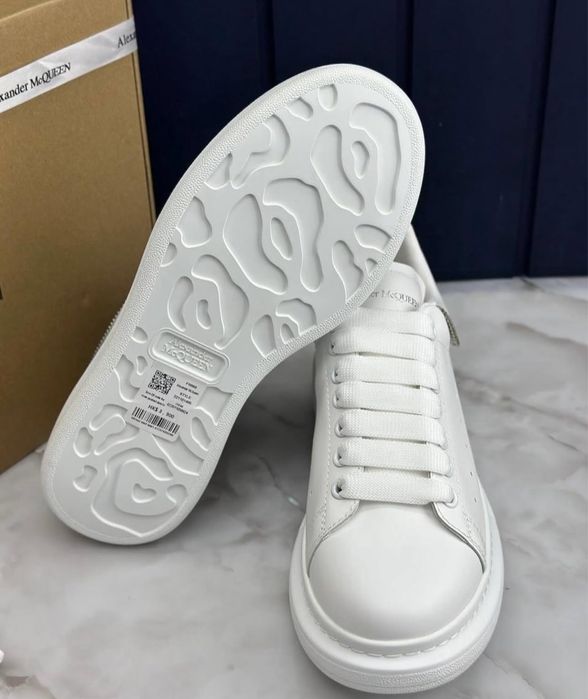 Adidasi Alexander Mcqueen alb - full din piele