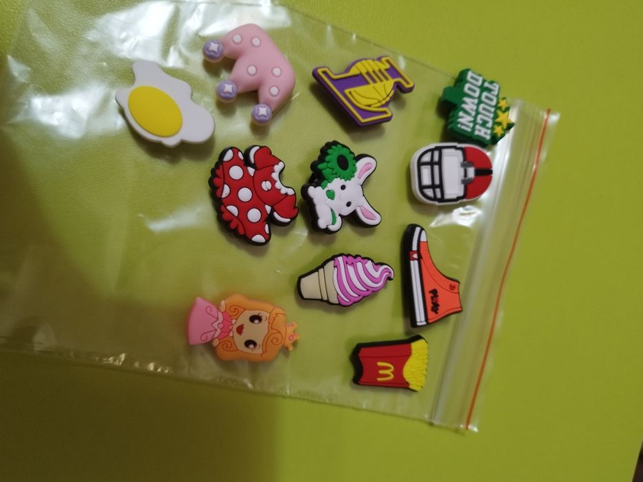 Джибитсы украшение для кроксов