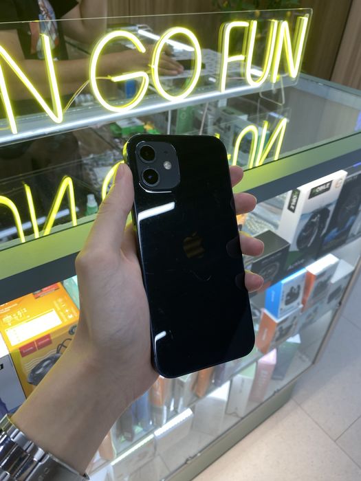 Продам iphone 12 64gb