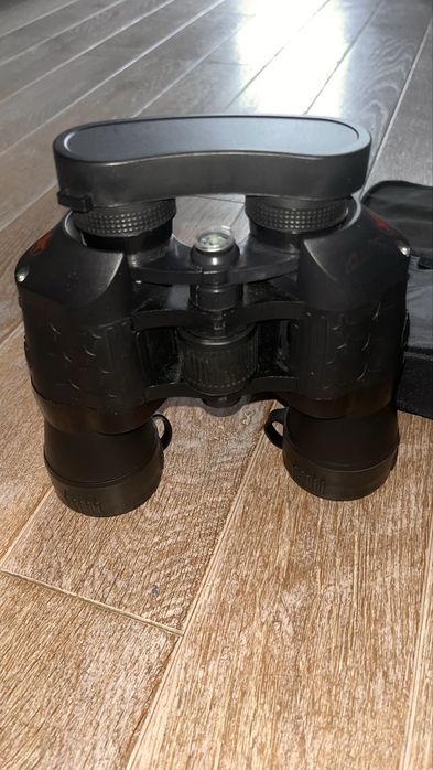 Бинокъл с калъф.