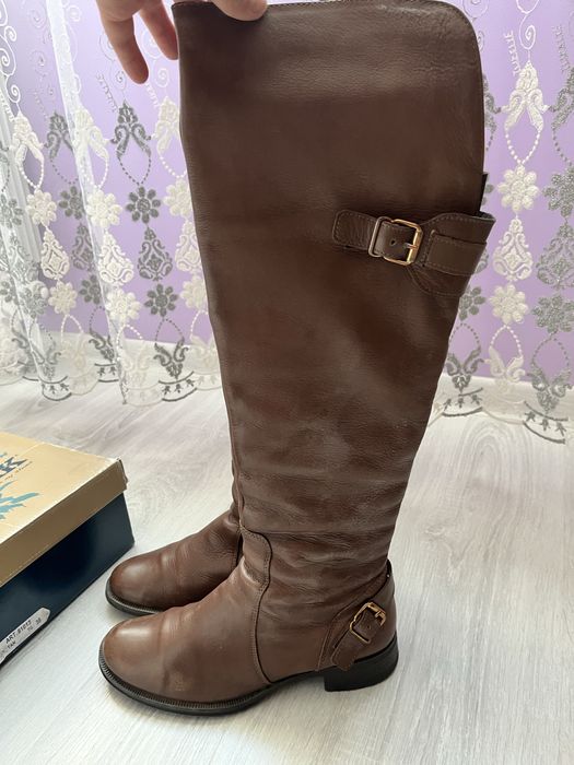 Продавам дамски ботуши