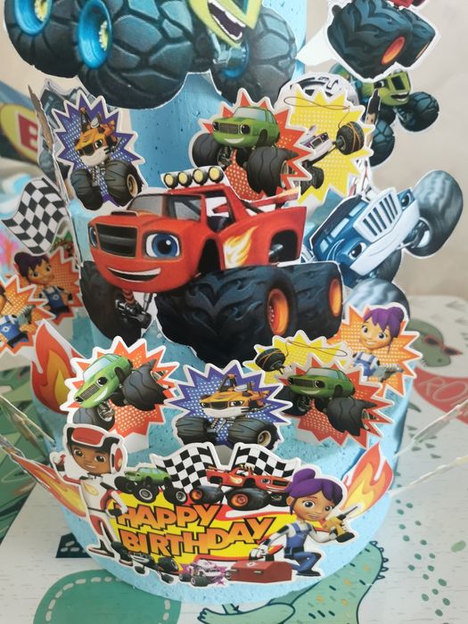 Бутафорна торта на 3 етажа Пламъчко и машините, надпис