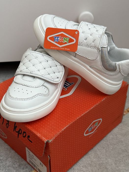 Кроссовки Тифлани новые для девочки