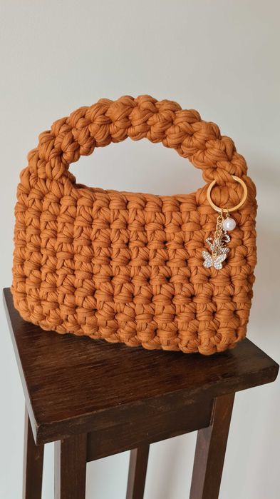 Плетена дамска мини чанта