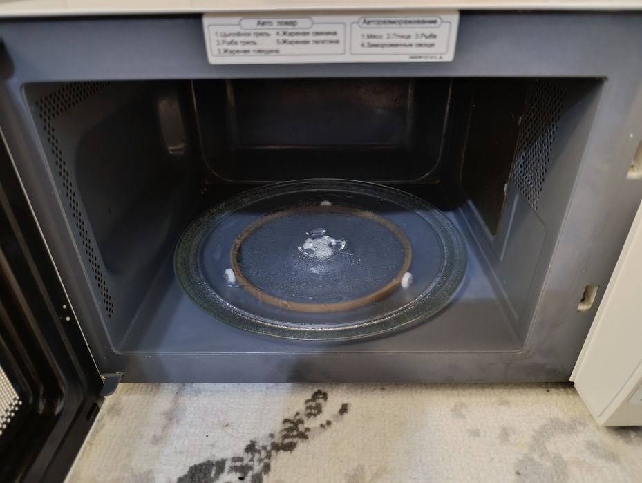 Микроволновка, все работает исправно