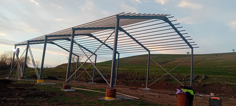 Vand hale metalice mici si mari industriale