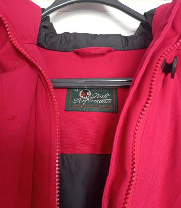 Оригинално яке Peak Performance