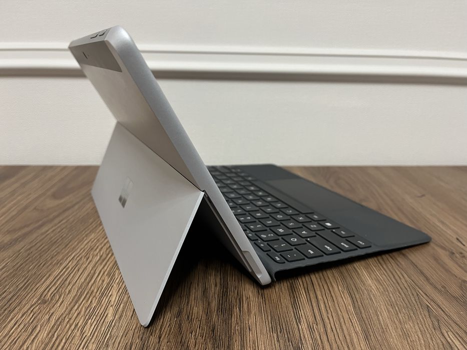 Surface go планшет на Windows 10 дюймов. Pentium 4425y 4gb 64 память