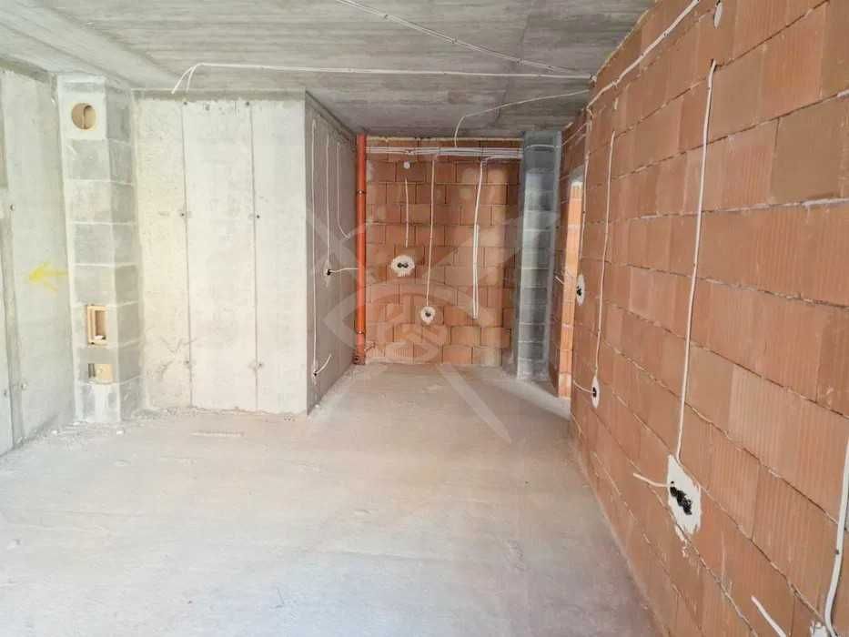 Дава се под наем Тристаен апартамент в Пловдив, Тракия - 98 кв.м за 123000 € - Снимка #1