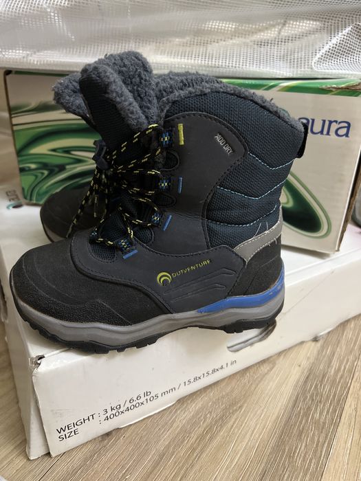 Продаю детскую зимнюю обувь