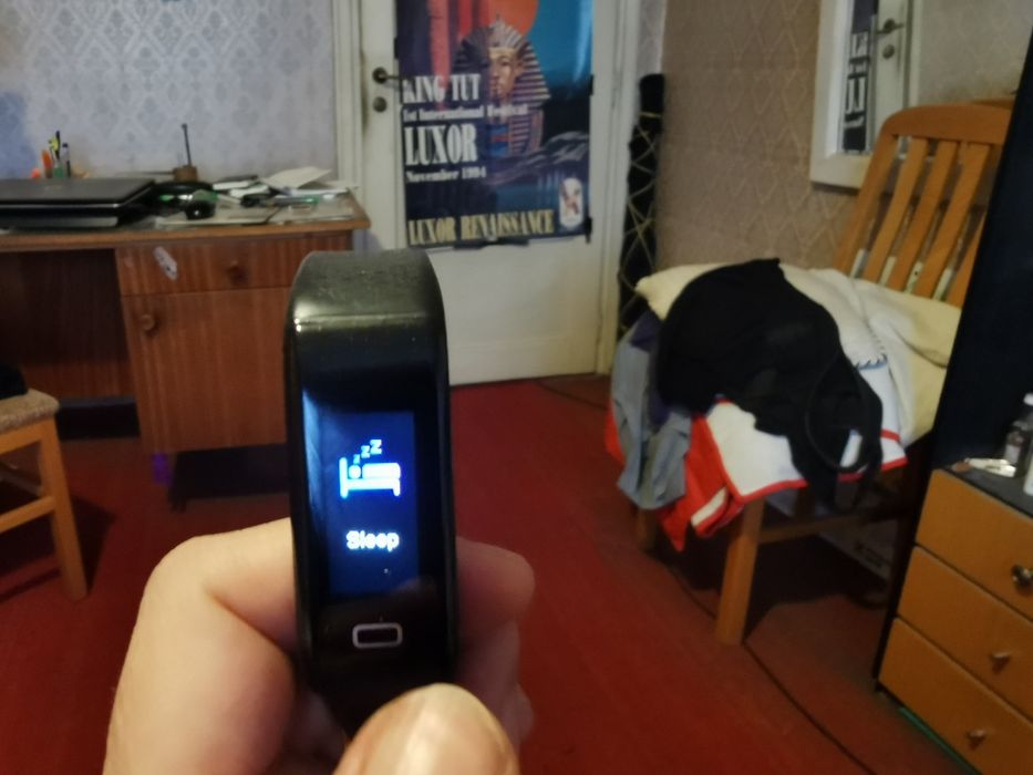 почти нов смарт часовник