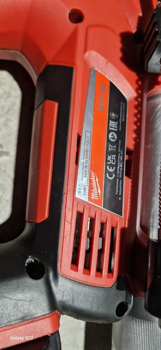 Milwaukee,Wurth gresor pe acumulator