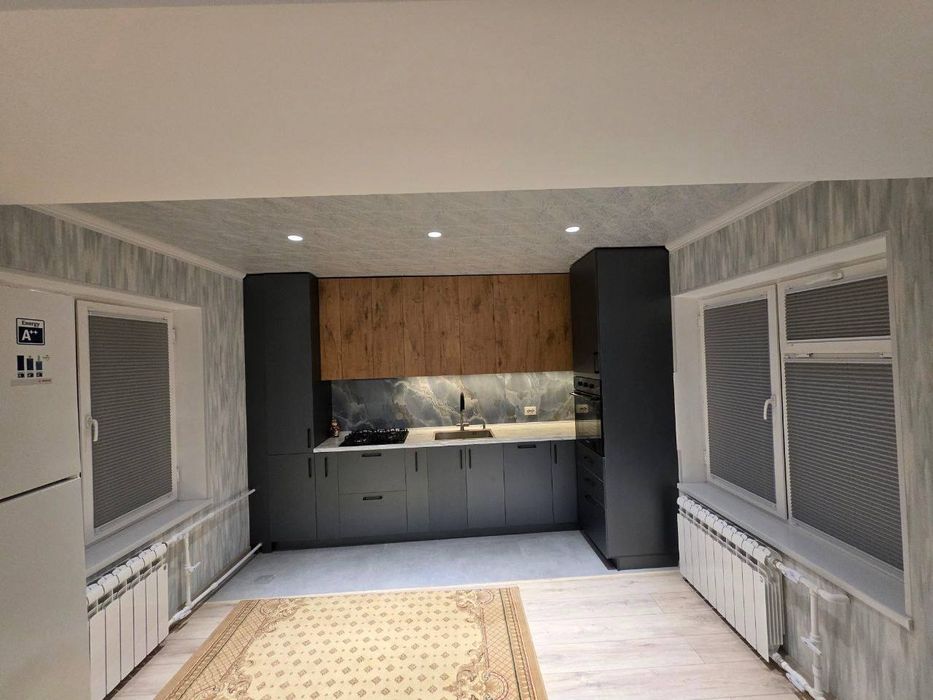 Продается 4-х комнатная 77 Серия гостиница Россия