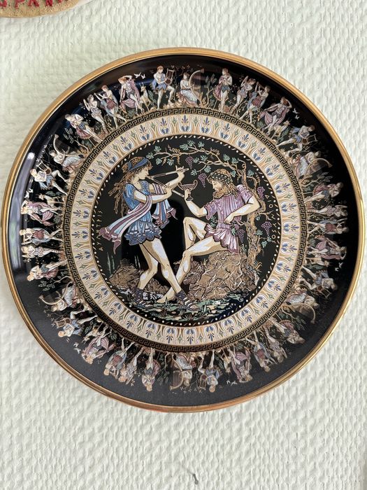 Сувенирные тарелки