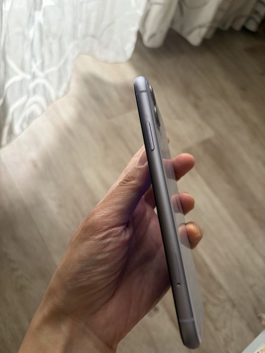Продам Iphone 11