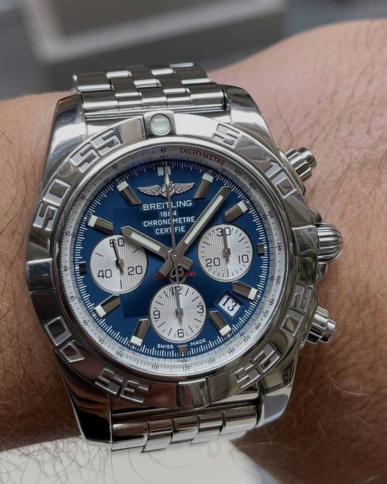 Breitling Avenger Chronomat сребристо/синьо