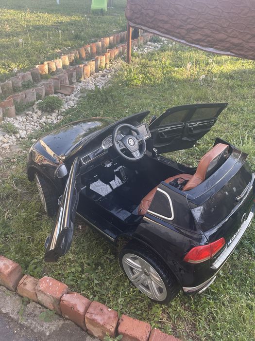 Детска акумолаторна кола