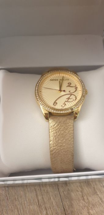 Часовник Miss Sixty златист