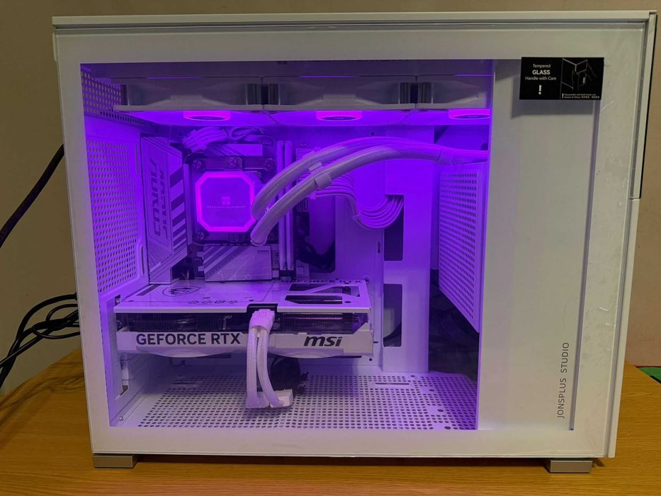 Sistem gaming alb Ultra 7 265KF 3.9Ghz,32gb ddr5,4Tb SSD,RTX 5070 12gb