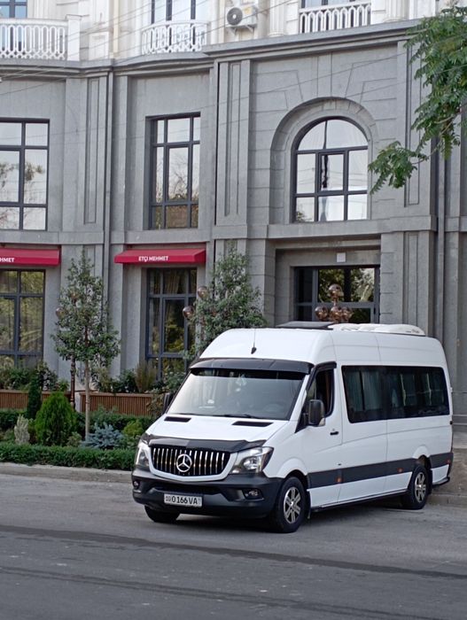 Микроавтобус Мерседес спринтер