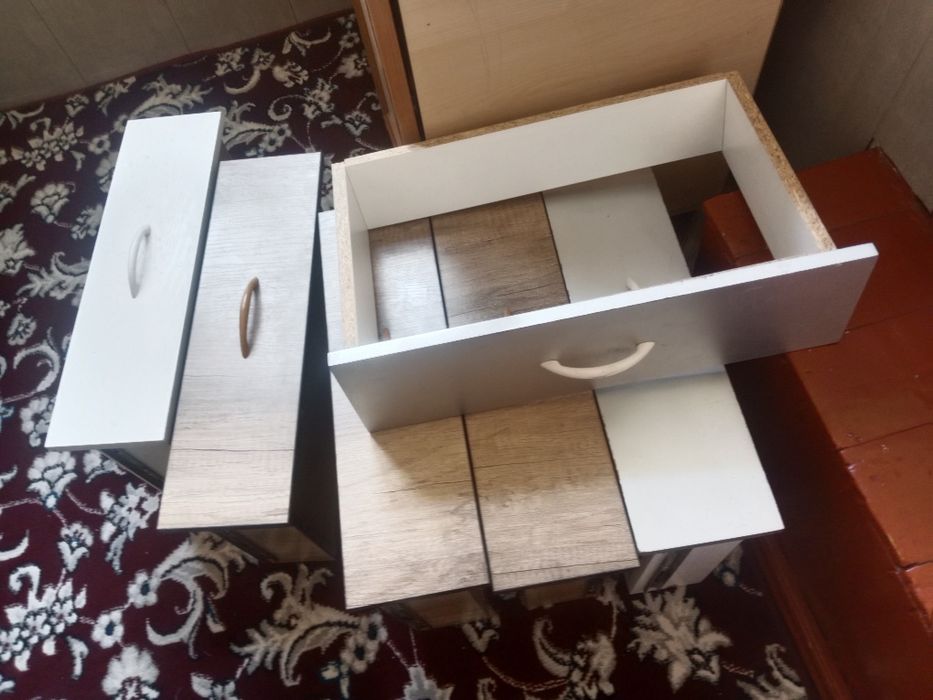 Mebel taxta kravattiki