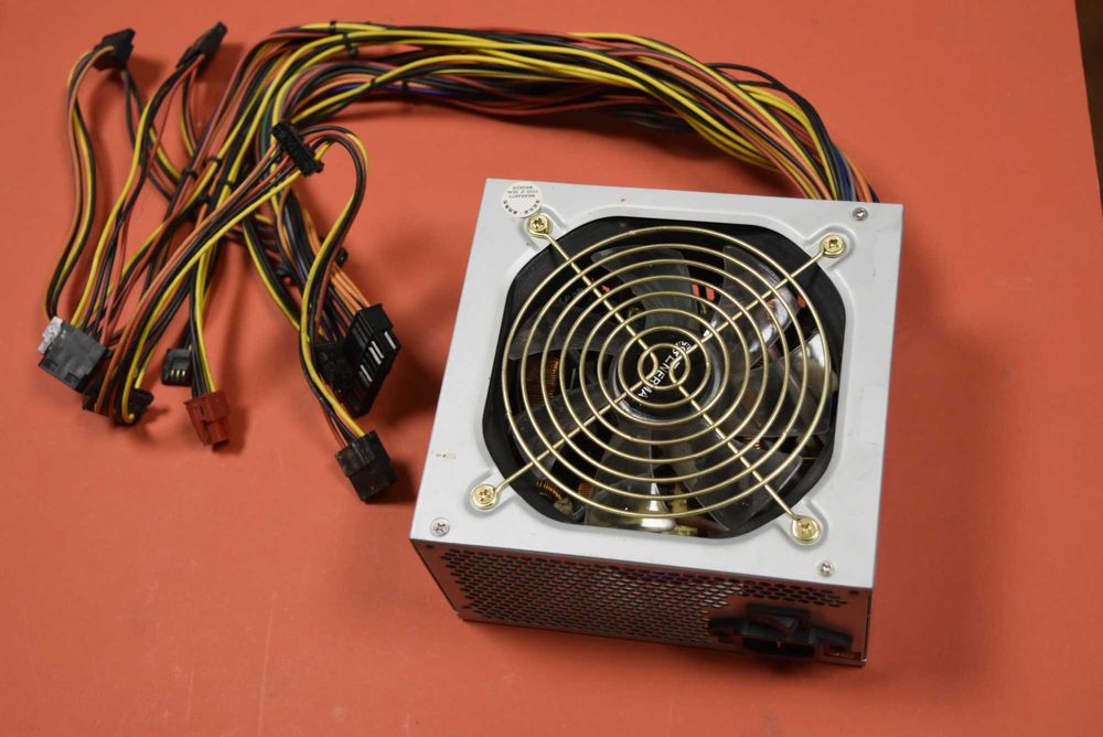 500 вата захранване Enermax Cyclops 500 watt