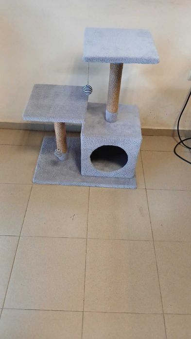 Катерушки за котки.Къщичка с 4-ри топчета-ДОСТАВКА 7лв