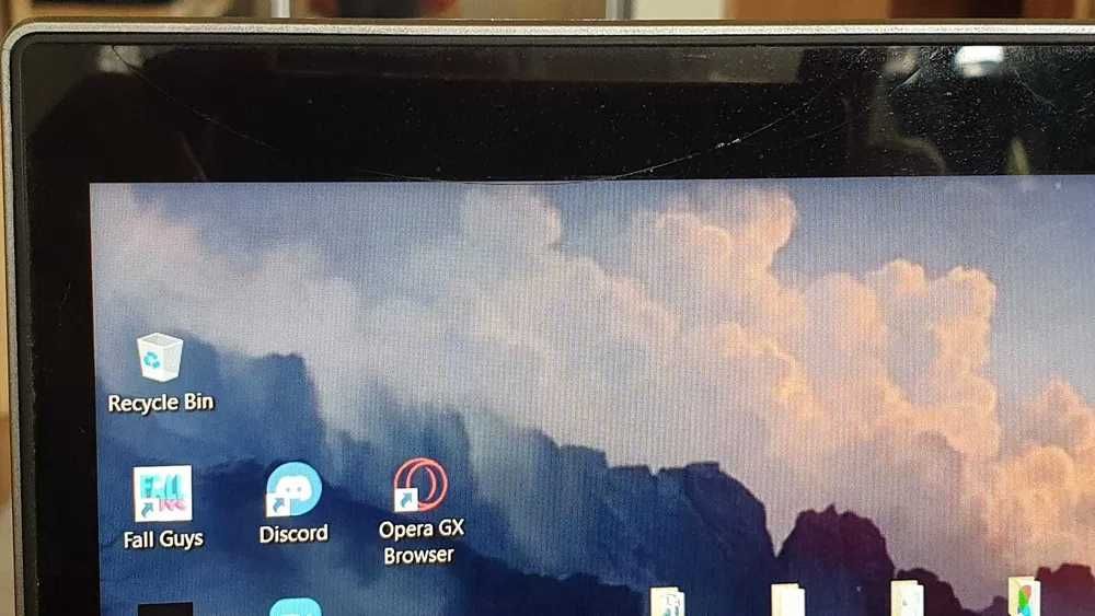 Lenovo YOGA 520-14IK, IntelCore i5 2.5GHz 14" 8gbRAM colt ecran pocnit