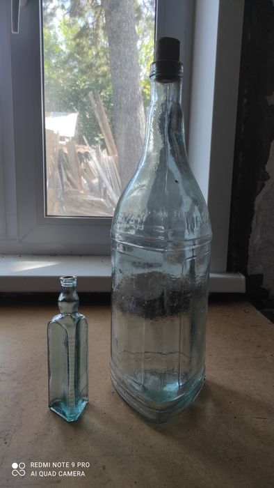 Солонки и бутылка времён СССР