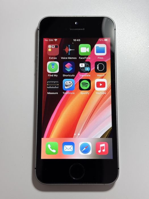 iPhone SE Space Gray