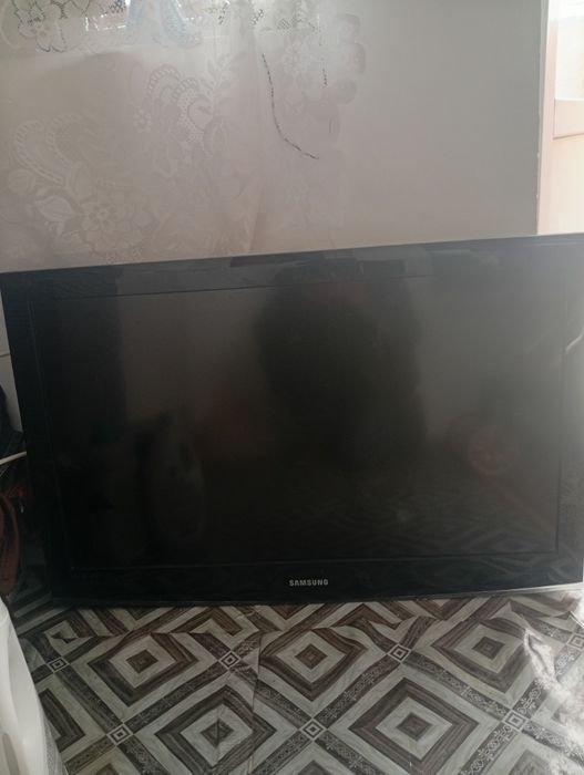 Calculator Acer+monitor, tastatură și televizor Samsung