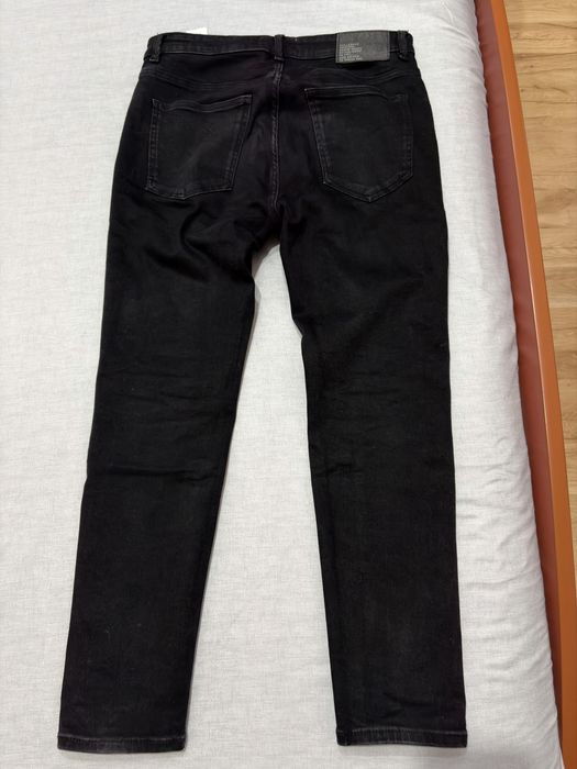Blugi negri simpli pull&bear
