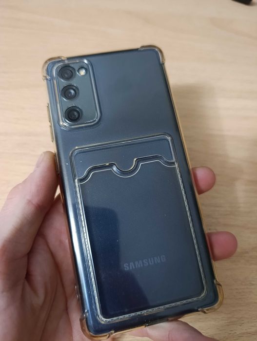 Galaxy S20 Fe продам