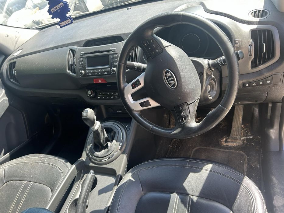 Kia Sportage 2.0crdi 136 AWD панорама на части!