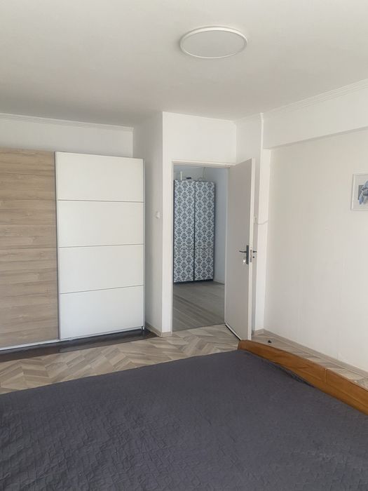 Inchiriez apartament