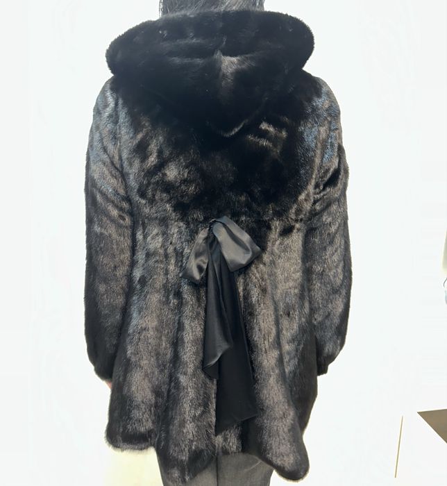 Продам норковую шубу