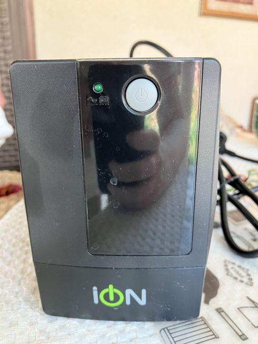 Источник бесперебойного питания UPS