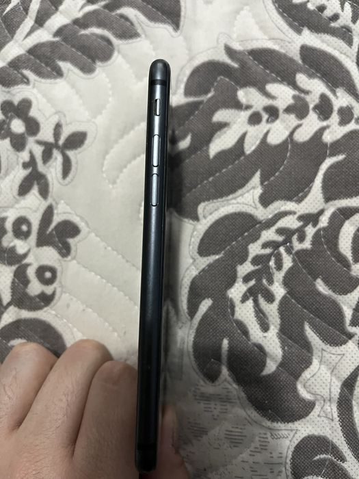 Vand iphone 8 64gb ca nou