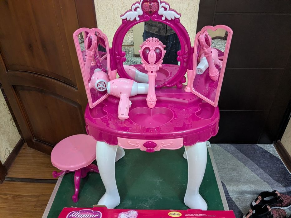 Детское трюмо с зеркалом, б/у, отличное состояние