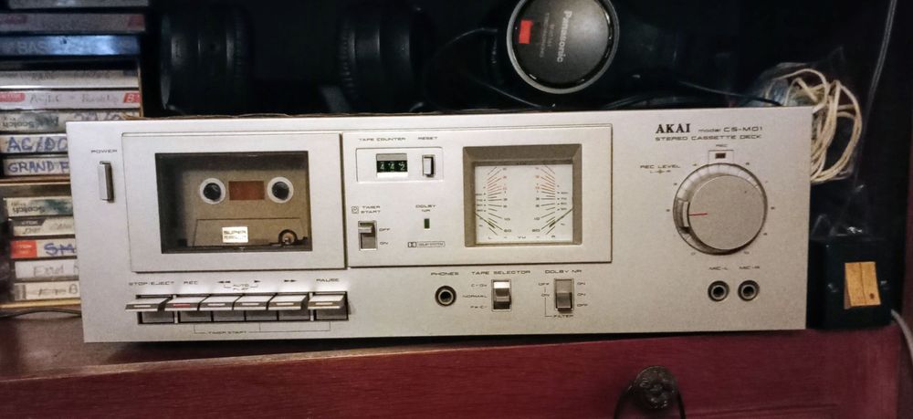 Vând Akai cassdeck cs m01