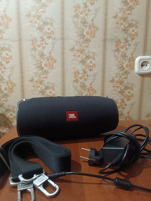 Продаю JBL XTREME в хорошем состоянии работает отлично.