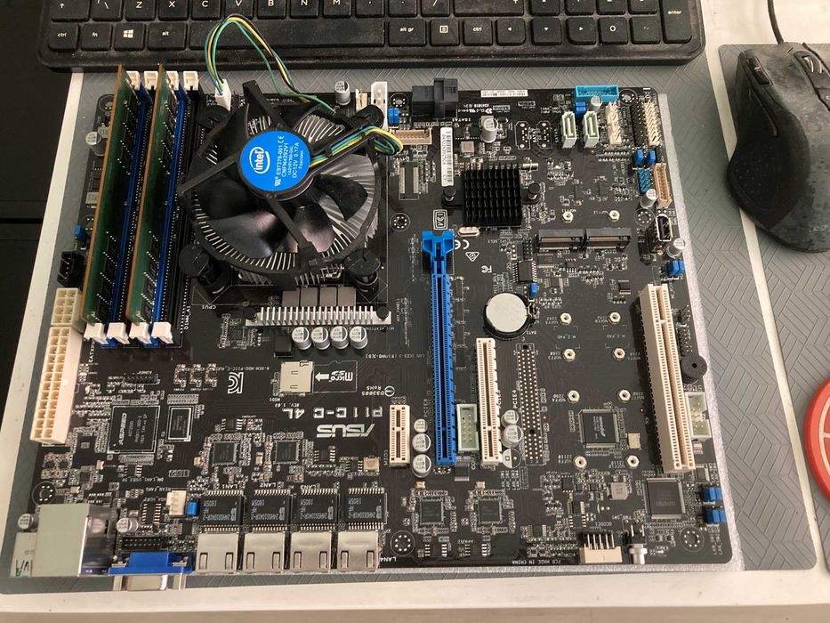 Asus P11C-C/4L + Intel Xeon E-2226G / 6C-6T / 3.40 GHz + 16GB DDR4 / Дъно и Процесор