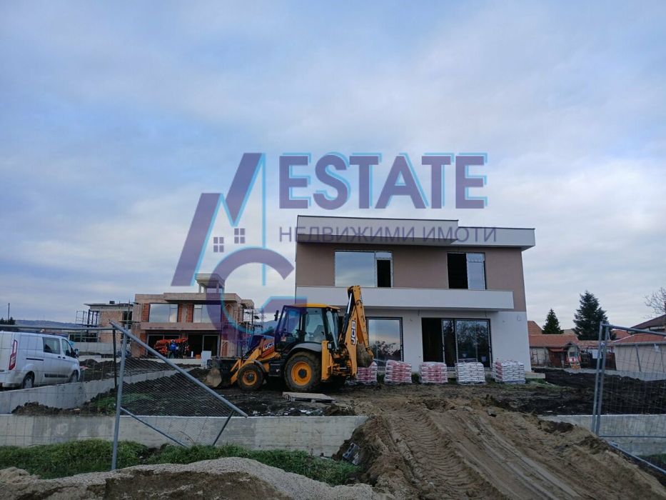 НОВА ДВУЕТАЖНА КЪЩА в кв. Ветрен - Минерални бани.