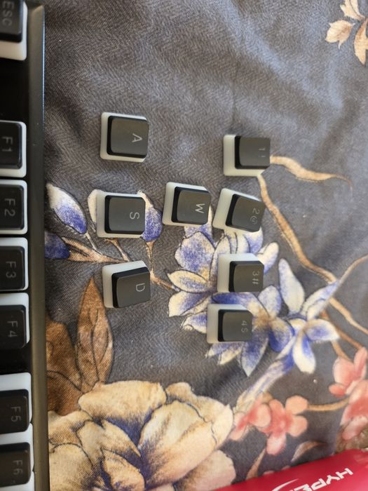 Tastatura mecanica hyper x alloy fps
