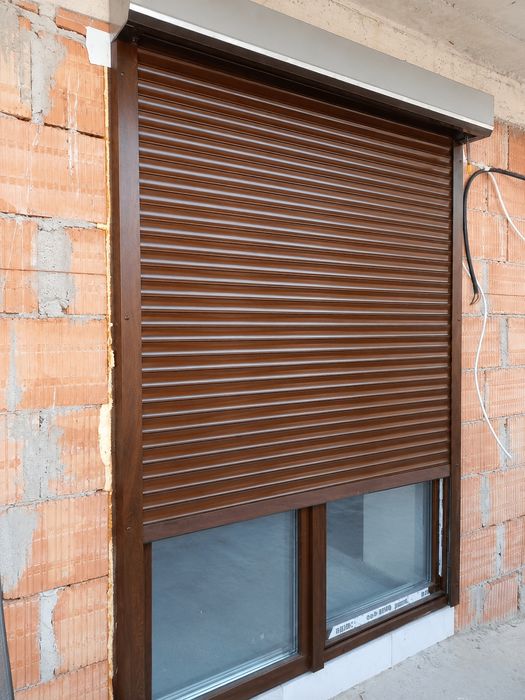 Rulouri exterioare integro din aluminiu