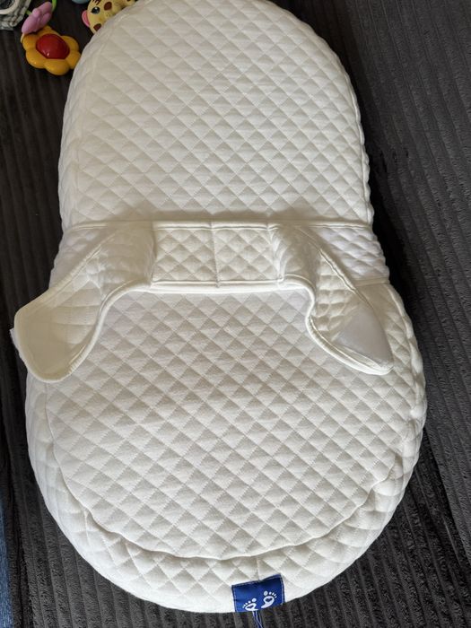 Кокон для новорожденных детей.