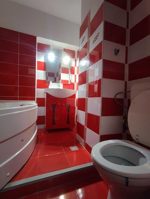 Inchiriez apartament 2 camere decomandat TROCADERO/TERMEN LUNG