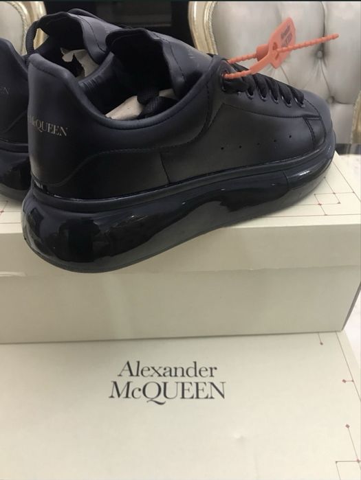 Adidasi Alexander McQueen nou