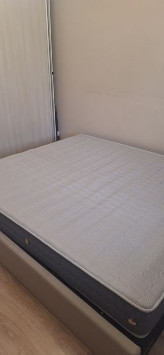 Двух спальная кровать